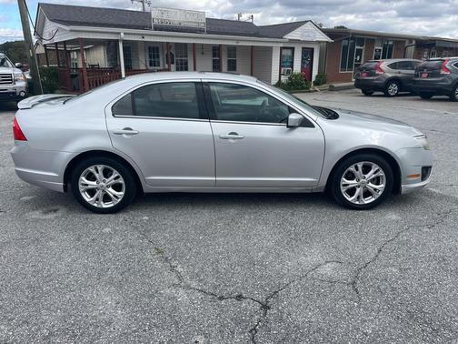 2012 Ford Fusion SE