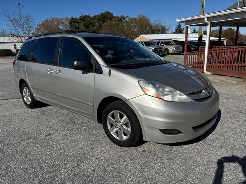 2008 Toyota Sienna LE