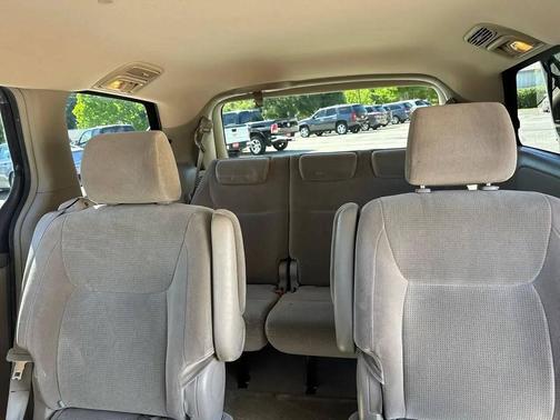 Desert Sand Mica 2004 Toyota Sienna LE