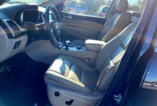 Photo 3 of 17 of 2015 Jeep Grand Cherokee Limited