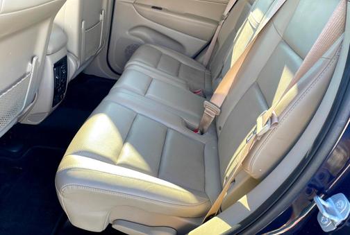 Photo 5 of 17 of 2015 Jeep Grand Cherokee Limited
