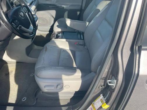 Predawn Gray Mica 2016 Toyota Sienna XLE