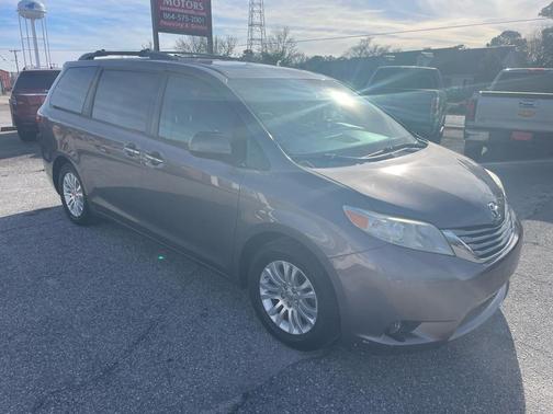 2016 Toyota Sienna XLE