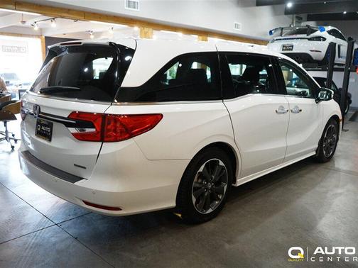 Platinum White Pearl 2023 Honda Odyssey Touring