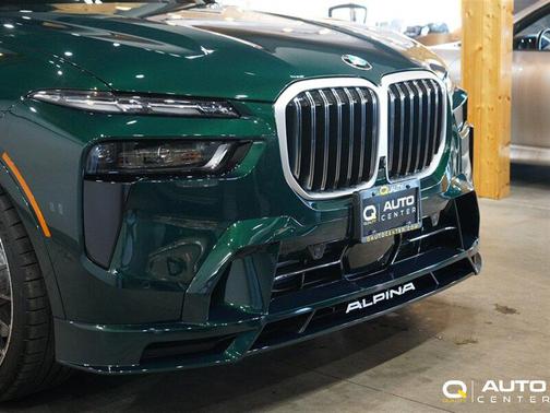 ALPINA Green Metallic 2026 BMW X7 ALPINA XB7