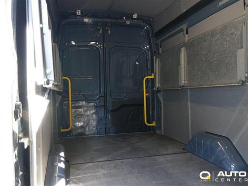 2022 Ford Transit-250 Base