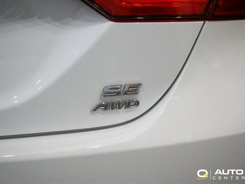 Super White 2022 Toyota Camry SE
