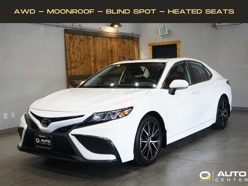 Super White 2022 Toyota Camry SE