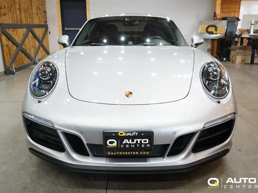 2019 Porsche 911 Carrera 4 GTS