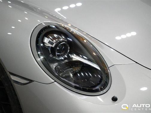2019 Porsche 911 Carrera 4 GTS