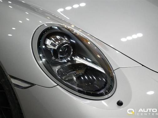 2019 Porsche 911 Carrera 4 GTS