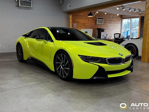 Green 2016 BMW i8 Base