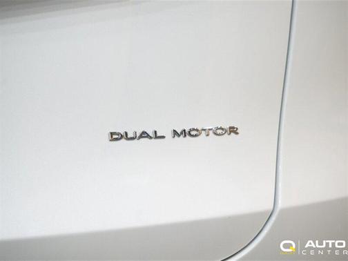Pearl White Multi-Coat 2022 Tesla Model Y Long Range Dual Motor All-Wheel Drive