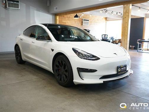 Pearl White Multi-Coat 2019 Tesla Model 3 Long Range