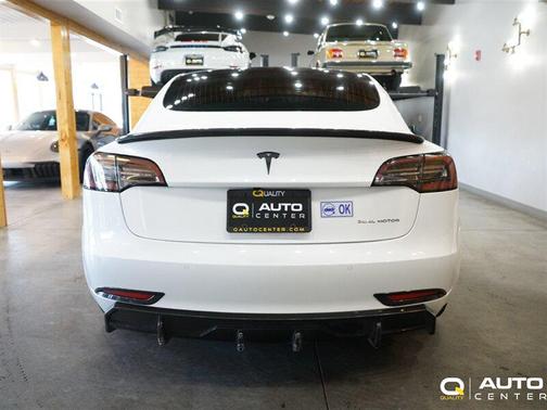 Pearl White Multi-Coat 2019 Tesla Model 3 Long Range