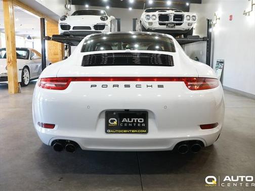 2015 Porsche 911 Carrera 4 GTS