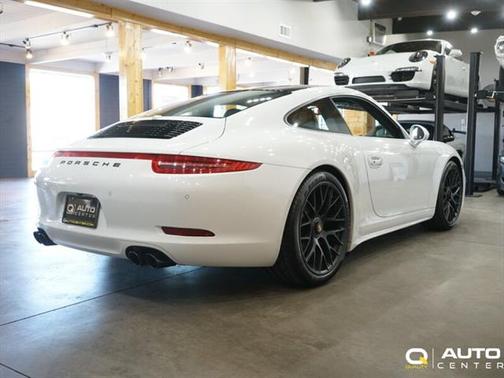 2015 Porsche 911 Carrera 4 GTS