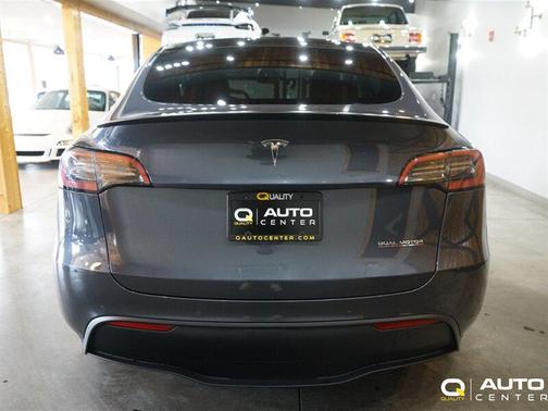 Midnight Silver Metallic 2022 Tesla Model Y Performance Dual Motor All-Wheel Drive