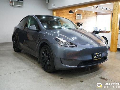 Midnight Silver Metallic 2022 Tesla Model Y Long Range Dual Motor All-Wheel Drive