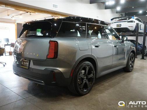 Smokey Green 2025 MINI Countryman Cooper