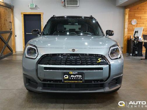 Smokey Green 2025 MINI Countryman Cooper