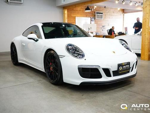 2017 Porsche 911 Carrera 4 GTS