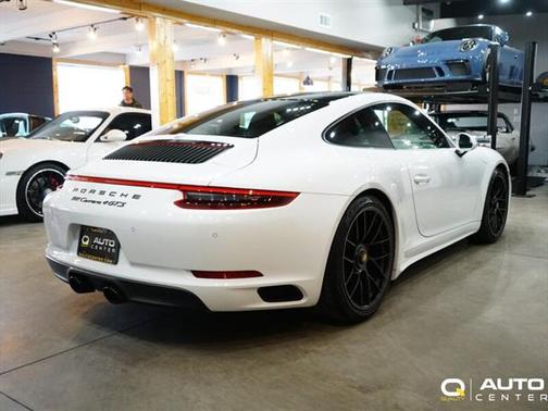 2017 Porsche 911 Carrera 4 GTS