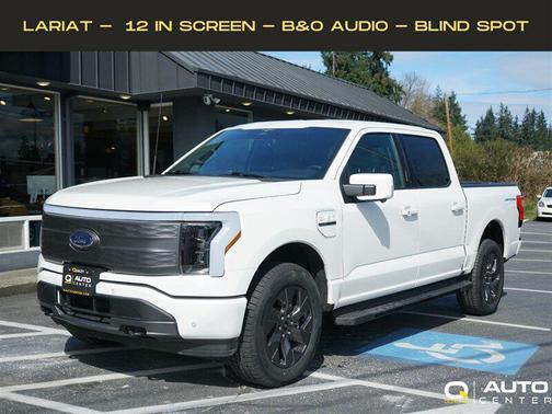 Oxford White 2023 Ford F-150 Lightning LARIAT