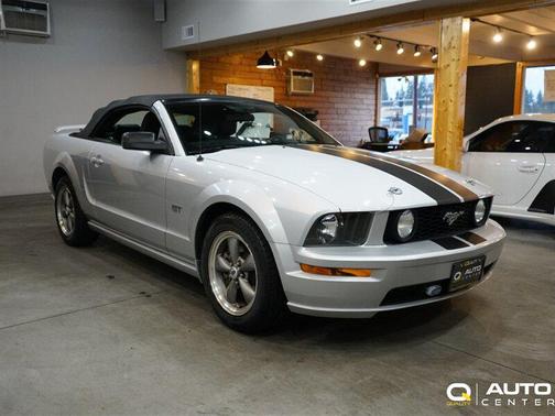 2005 Ford Mustang GT Premium