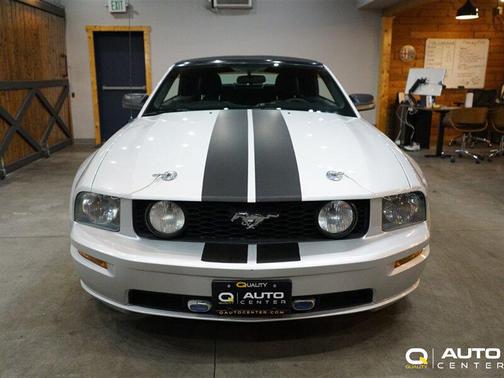2005 Ford Mustang GT Premium