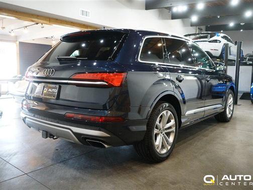 Waitomo Blue Metallic 2025 Audi Q7 55 Premium Plus