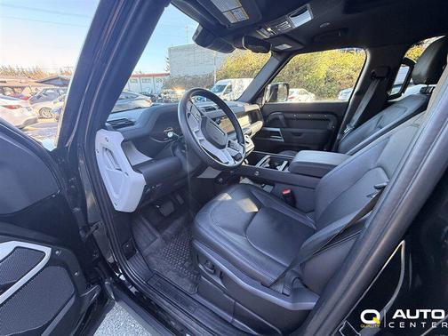 Santorini Black Metallic 2024 Land Rover Defender 110 P300