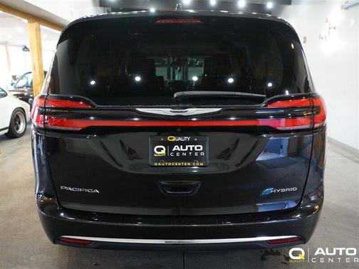 2022 Chrysler Pacifica Hybrid Touring L