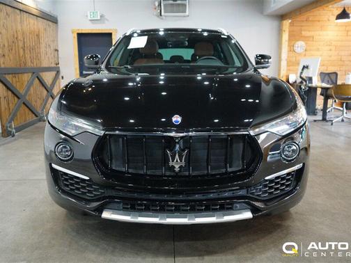 Nero 2021 Maserati Levante Base