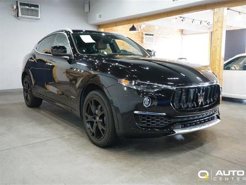 Nero 2021 Maserati Levante Base