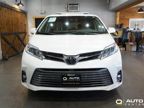 2019 Toyota Sienna XLE Premium