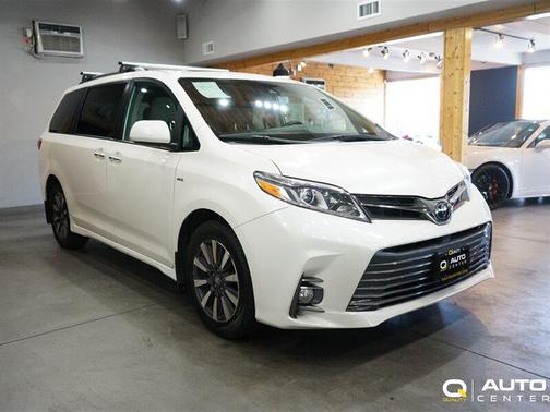 2019 Toyota Sienna XLE Premium