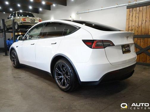 Pearl White Multi-Coat 2021 Tesla Model Y Long Range Dual Motor All-Wheel Drive