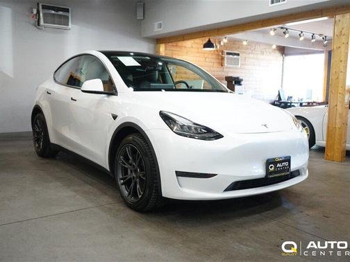 Pearl White Multi-Coat 2021 Tesla Model Y Long Range Dual Motor All-Wheel Drive
