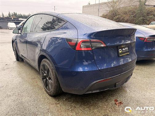 2021 Tesla Model Y Standard Range Rear-Wheel Drive