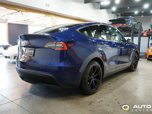 2021 Tesla Model Y Standard Range Rear-Wheel Drive
