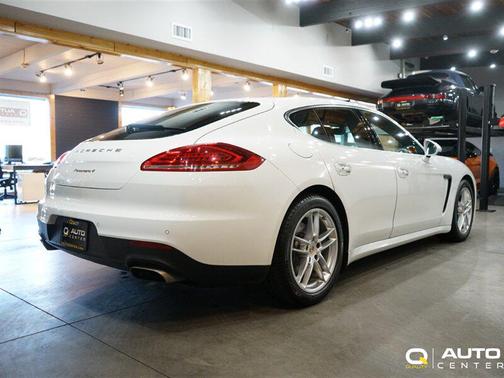 2014 Porsche Panamera 4
