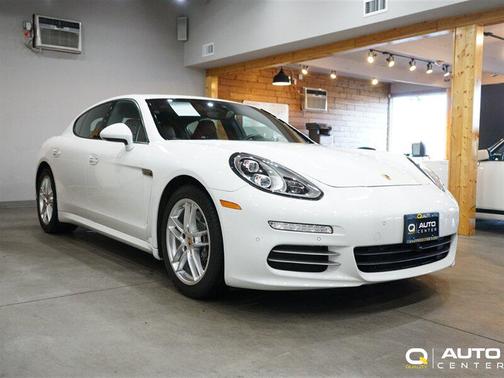 2014 Porsche Panamera 4