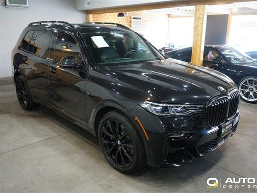 Black 2021 BMW X7 M50i