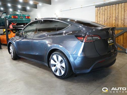 2024 Tesla Model Y Long Range Single Motor Rear-Wheel Drive