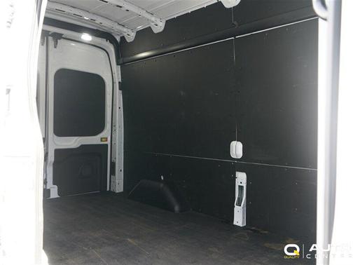 Oxford White 2024 Ford Transit-250 Base
