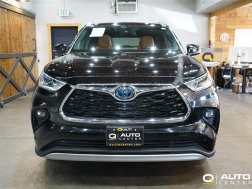 2021 Toyota Highlander Hybrid Platinum