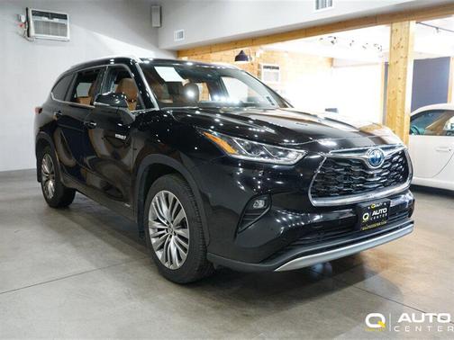 2021 Toyota Highlander Hybrid Platinum