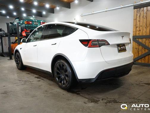 Pearl White Multi-Coat 2021 Tesla Model Y Standard Range Rear-Wheel Drive