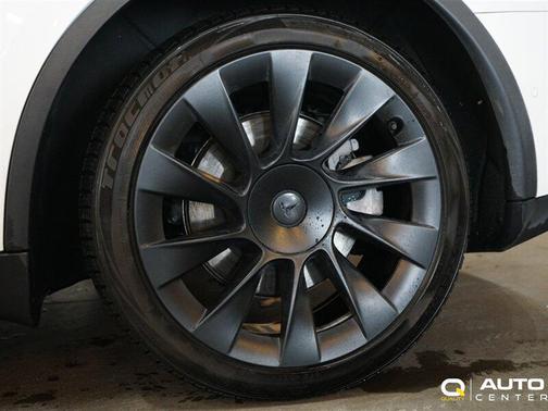 Pearl White Multi-Coat 2021 Tesla Model Y Standard Range Rear-Wheel Drive